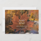 クリークサイドの木のカエデ結婚の葉の秋 招待状 (裏面)