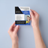 クリーニングサービスのビジネスモダンブルー チラシ (手)