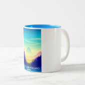 クリーブランド火山アラスカ旅行ポスター ツートーンマグカップ (正面右)