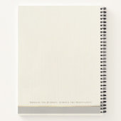 クリーミーエレガント金ゴールドモノグラムエグゼクティブスパイラル ノートブック (裏面)