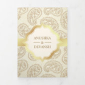 クリームとゴールドのペイズリー インドスタイルのウェディングフォト 三つ折り招待状 (カバー)