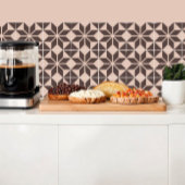 クリームとチョコレートの色合いの幾何学的な花 タイル