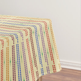 クリームと点々のある多色の テーブルクロス