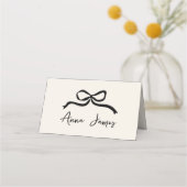 クリームと黒お洒落手引き弓 プレイスカード (正面)