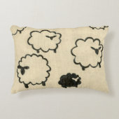 クリームの背景に白と黒の羊 アクセントクッション (正面)