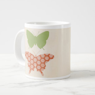 クリームの背景に蝶の装飾模様 ジャンボコーヒーマグカップ