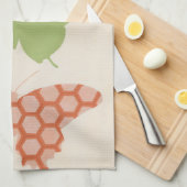 クリームの背景に飾り蝶のパターン キッチンタオル (四つ折り)