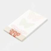 クリームの背景に飾り蝶のパターン ポストイット (アングル)