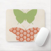 クリームの背景に飾り蝶のパターン マウスパッド (マウス)