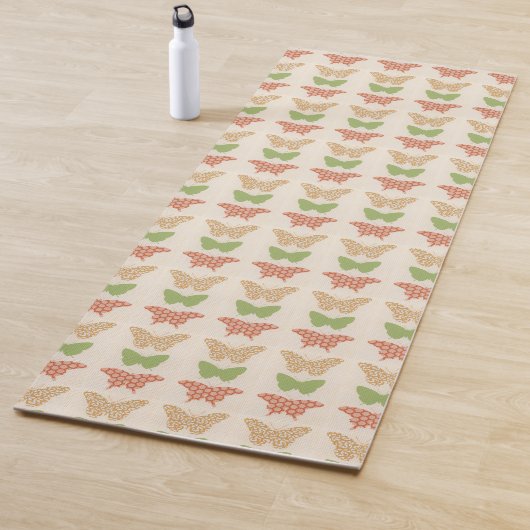 クリームの背景に飾り蝶のパターン ヨガマット (インサイチュ)