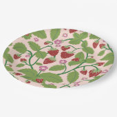 クリームの背景のイチゴのフィールド ペーパープレート (アングル)