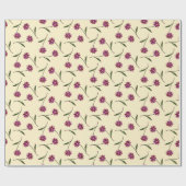 クリームの背景を持つ自由パターンのピンクの花 ラッピングペーパー (フラット)