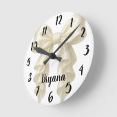 クリームカスケードラッフルボウエレガントポーガーリープ ラウンド壁時計 (傾斜)