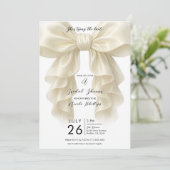 クリームカスケードラッフルボウタイキングノットブライダルシャワー 招待状 (スタンド正面)