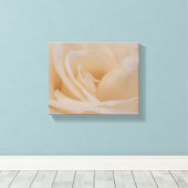 クリームカラーバラクローズアップ キャンバスプリント (インサイチュ (ウッドフロア))