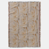 クリームカラーバラクローズアップ スローブランケット (正面縦)