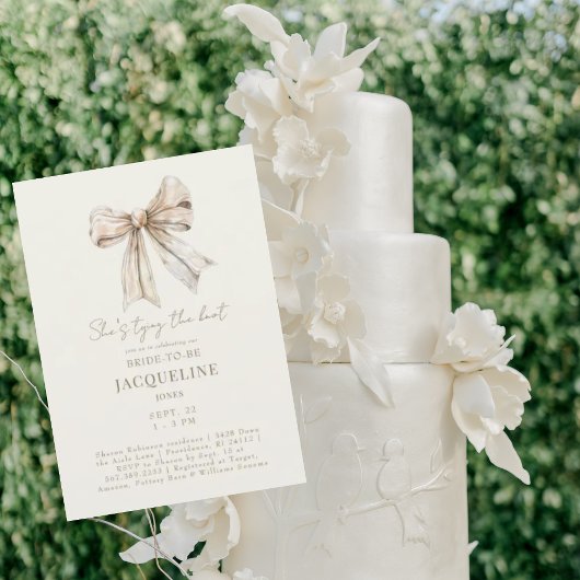 クリームタイイングザノットボウウェディングシャワー 招待状