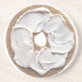 クリームチーズが付いているベーゲル コースター (正面)