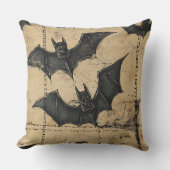 クリームデニムグランジパッチワークとこうもり クッション (正面)