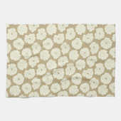 クリームバラオンゴールデンベージュ – シームレスパターン。 キッチンタオル (横)