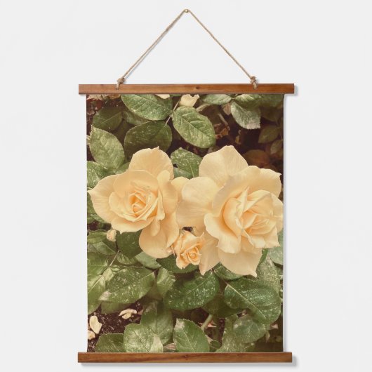 クリームバラタペストリー 吊り下げ型タペストリー (正面)