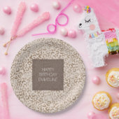 クリームブラウンヒョウプリント誕生日   ペーパープレート (パーティー)