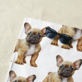 クリームホワイトフレンチドッグ ビーチタオル (インサイチュ)