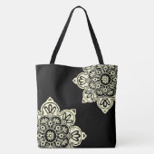 クリームメダリオン付きビッグブラックトート トートバッグ (裏面)