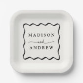 クリームモダンと黒の波状のフレ結婚ーム ペーパープレート (正面)