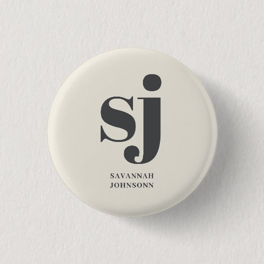 クリームモノグラムイニシャル 缶バッジ (正面)