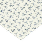 クリーム上の芽ブルーブランチ – シームレスなパターン。 ショートテーブルランナー (コーナー)