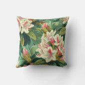 クリーム色のシャクナゲの花の花の花びら クッション (裏面)