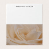 クリーム色のバラクローズアップカード (外部フラット)