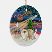 クリーム色のペキニーズ Xmas Magic セラミックオーナメント (右)