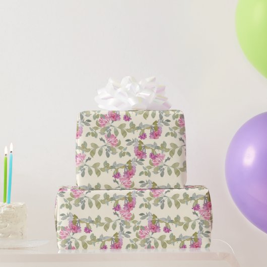 クリーム色の背景にブライダルピンクの水彩花 ラッピングペーパー (パーティーギフト)