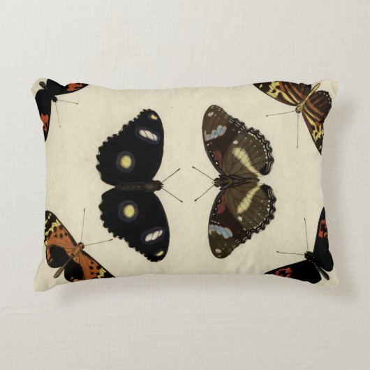 クリーム色の背景のカラフルな蝶メドレー アクセントクッション (正面)