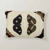 クリーム色の背景のカラフルな蝶メドレー アクセントクッション (裏面)