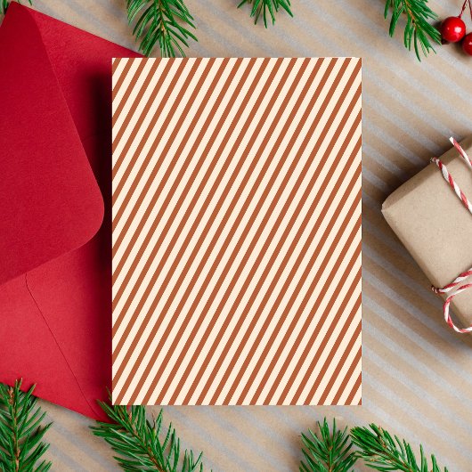 クリーム色の背景のジンジャーブレッドハウスデコレーション パーティー 招待状