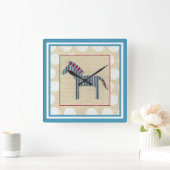 クリーム色の背景の切り出しのシマウマ スクエア壁時計 (ホーム)