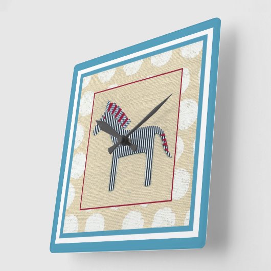 クリーム色の背景の切り出しのシマウマ スクエア壁時計 (傾斜)