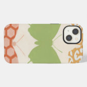 クリーム色の背景の装飾的な蝶の模様 iPhoneケース (裏面横)