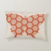 クリーム色の背景の装飾的な蝶パターン アクセントクッション (裏面)