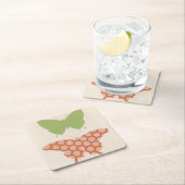 クリーム色の背景の装飾的な蝶パターン スクエアペーパーコースター (インサイチュ)