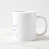クリーム色の花瓶 紫色のアヤメの花 ジャンボコーヒーマグカップ (右)