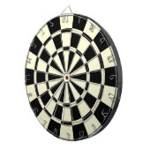 クリーム色ベージュおよび黒い ダーツボード (正面右)