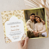 クリーム金ゴールドペイズリーフローラQRコードインディアン結婚の 招待状