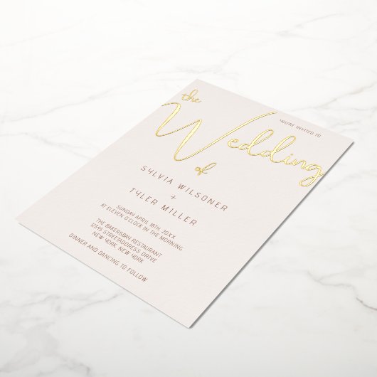クリーム金ゴールドミニマルタイポグラフィ結婚ズ 箔招待状 (回転した状態)