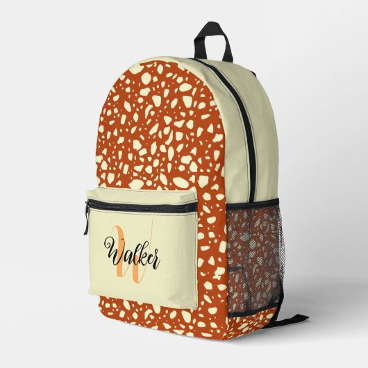 クリーム&ラストカラー – ヴィンテージイニシャル名 プリントバックパック (裏面右端)