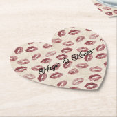 クリーム レッド リップス キッス フリーティー ラブ ペーパーコースター (アングル)