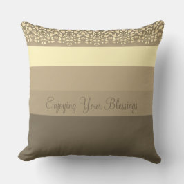 クリーモダンムとエレガントトープパターン（の模様が）ある クッション